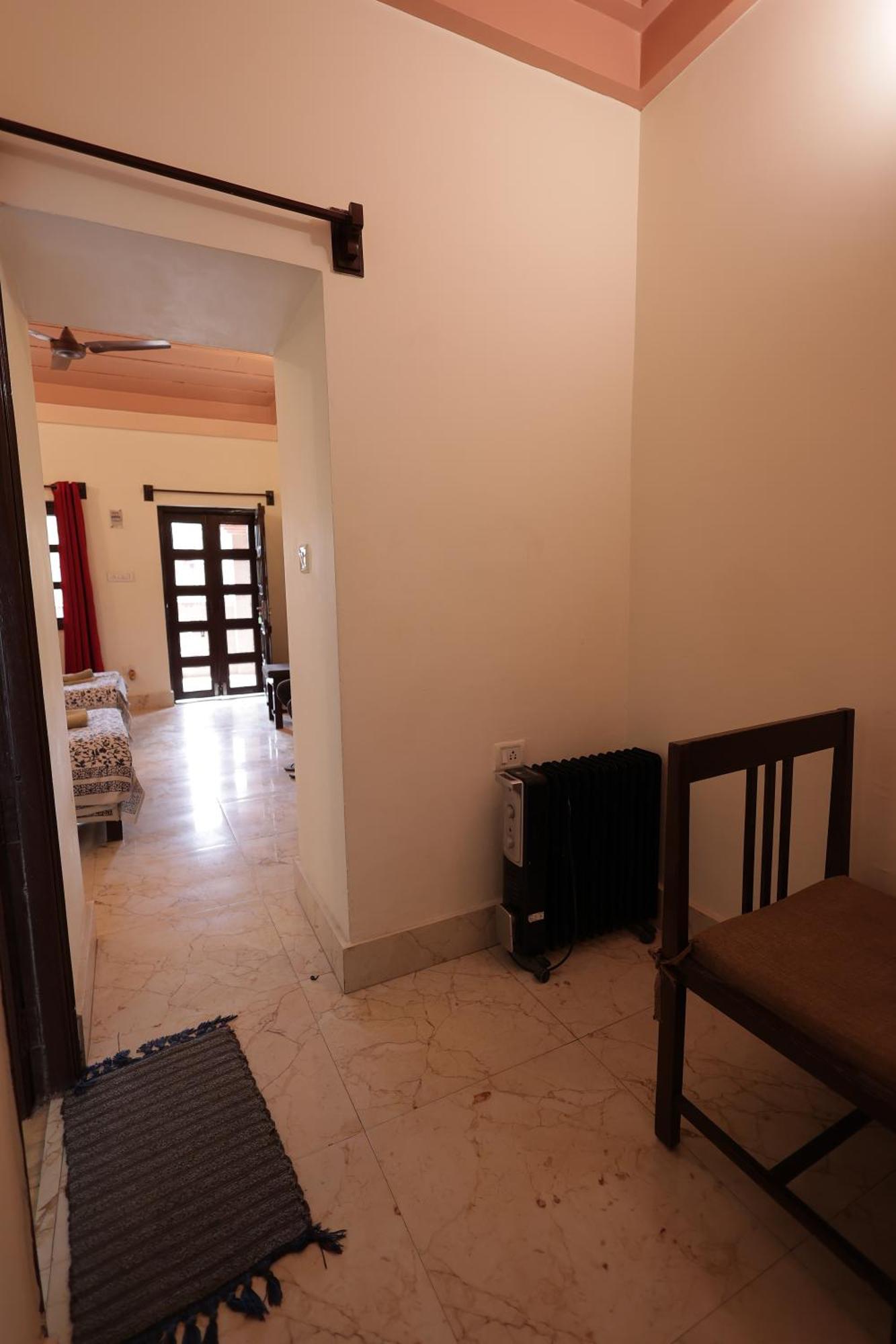 Mvt Guesthouse & Restaurant Vrindāvan 외부 사진