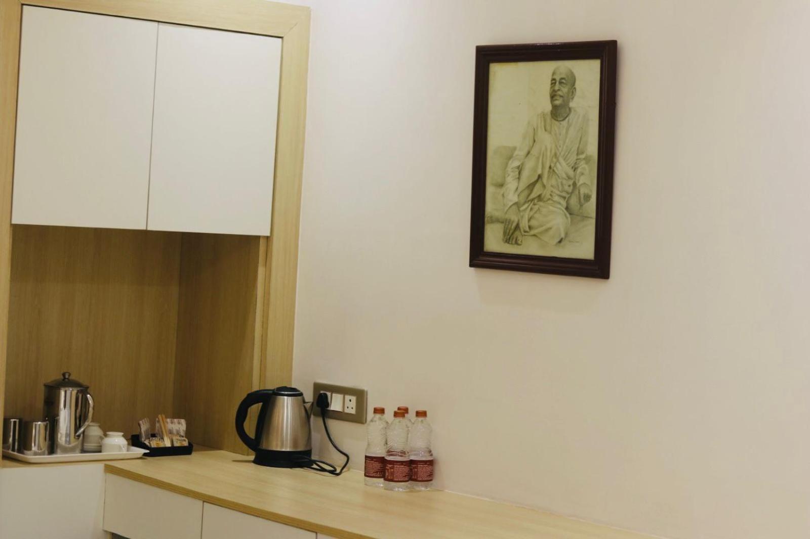 Mvt Guesthouse & Restaurant Vrindāvan 외부 사진