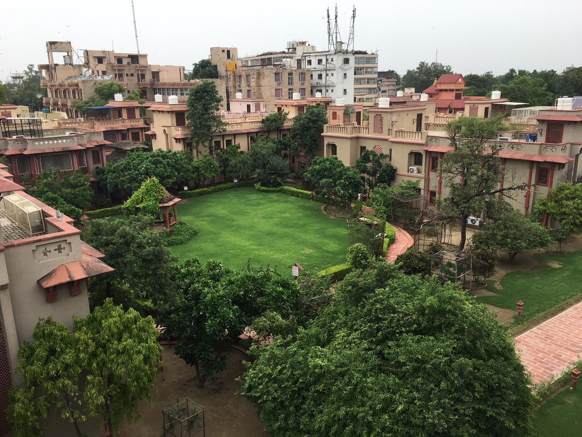 Mvt Guesthouse & Restaurant Vrindāvan 외부 사진
