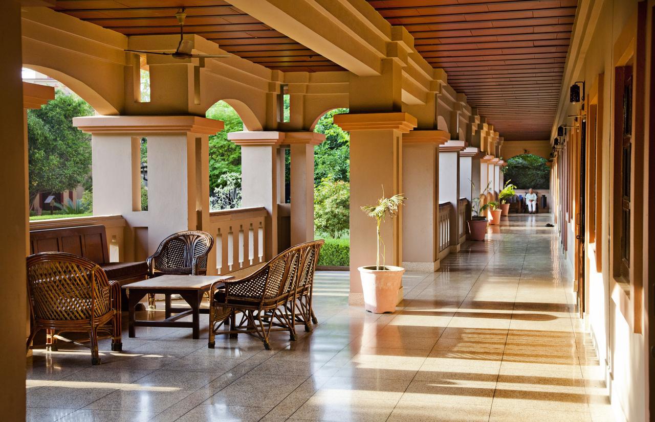 Mvt Guesthouse & Restaurant Vrindāvan 외부 사진