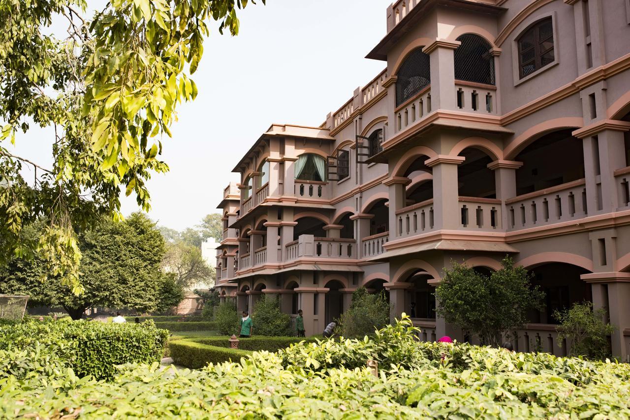 Mvt Guesthouse & Restaurant Vrindāvan 외부 사진
