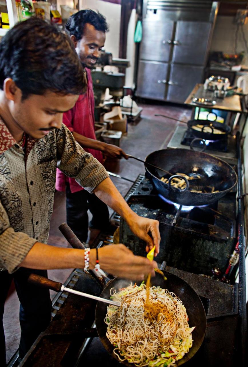 Mvt Guesthouse & Restaurant Vrindāvan 외부 사진