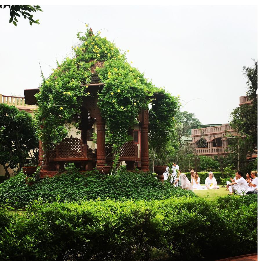 Mvt Guesthouse & Restaurant Vrindāvan 외부 사진