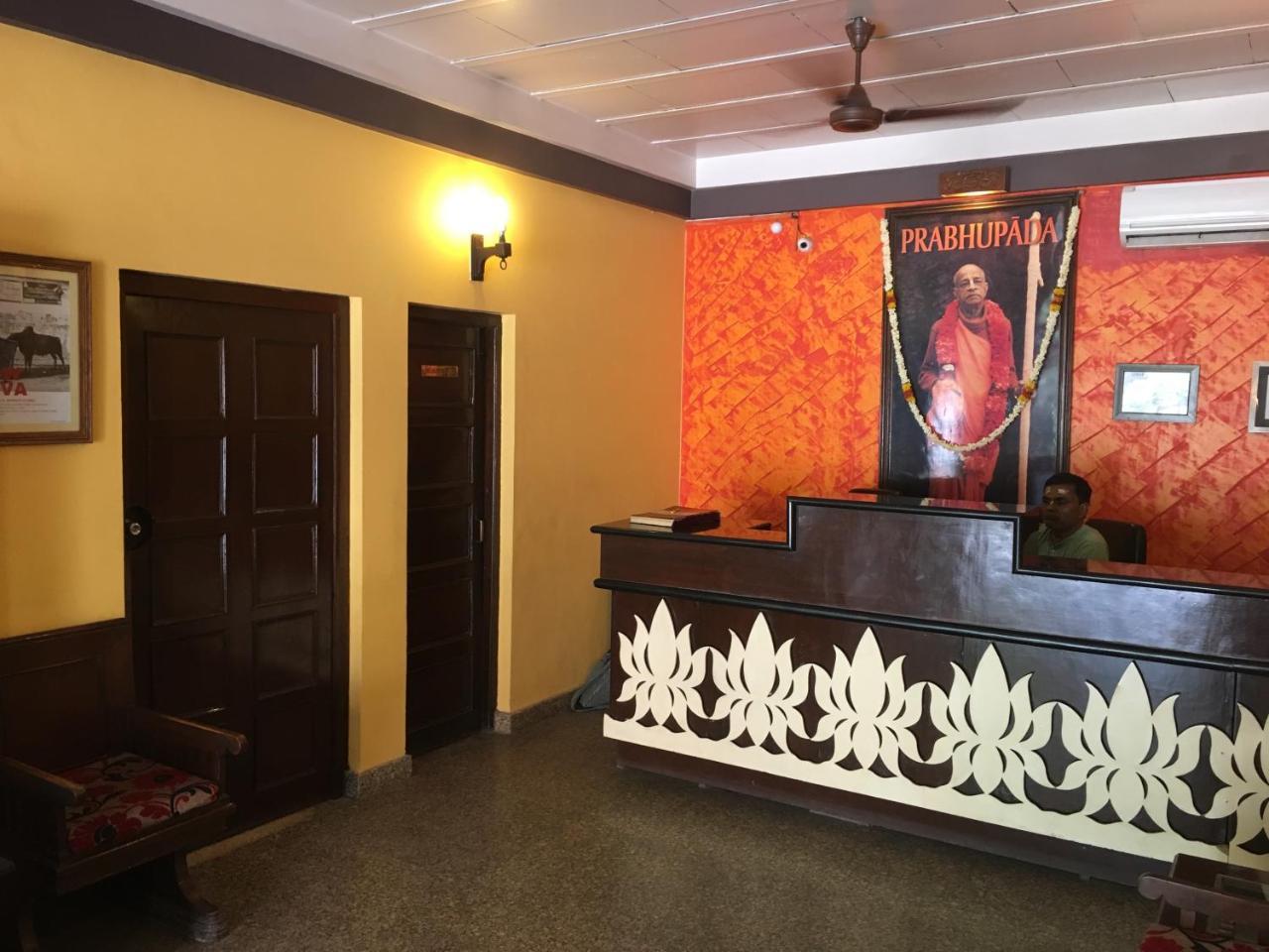 Mvt Guesthouse & Restaurant Vrindāvan 외부 사진