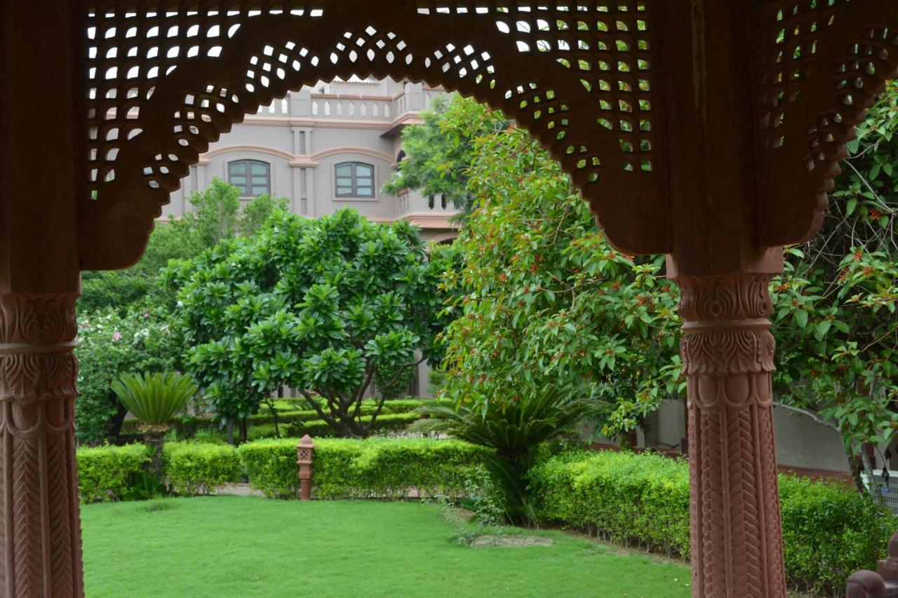 Mvt Guesthouse & Restaurant Vrindāvan 외부 사진