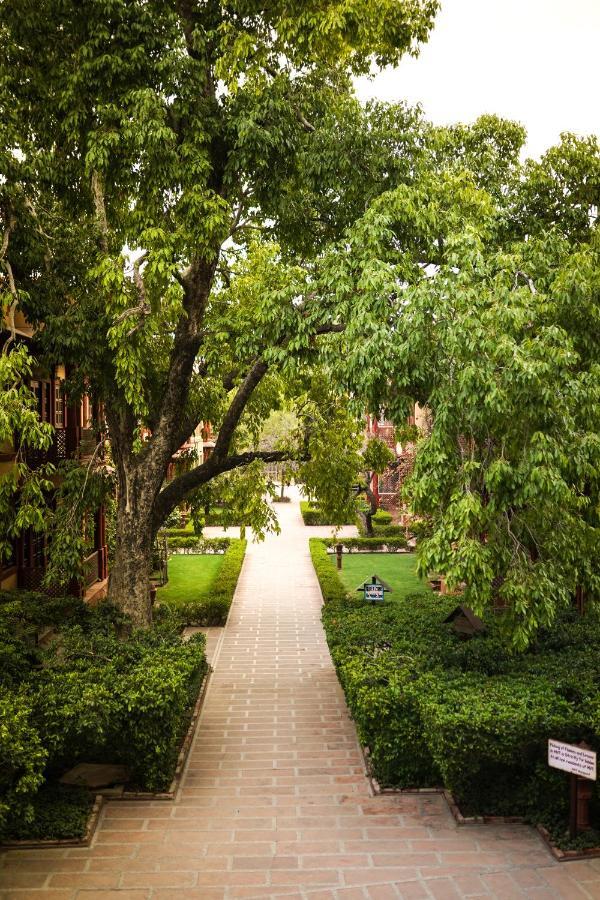 Mvt Guesthouse & Restaurant Vrindāvan 외부 사진