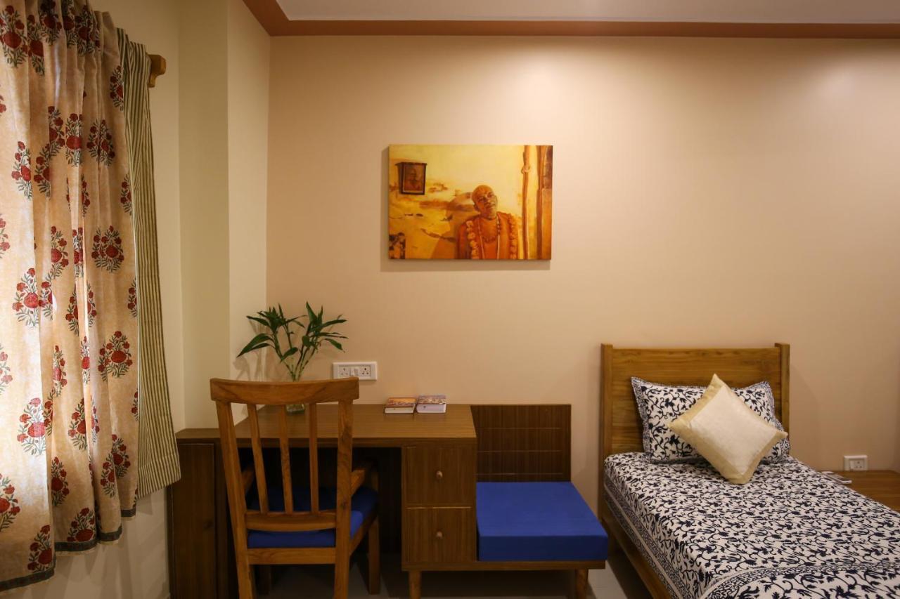 Mvt Guesthouse & Restaurant Vrindāvan 외부 사진